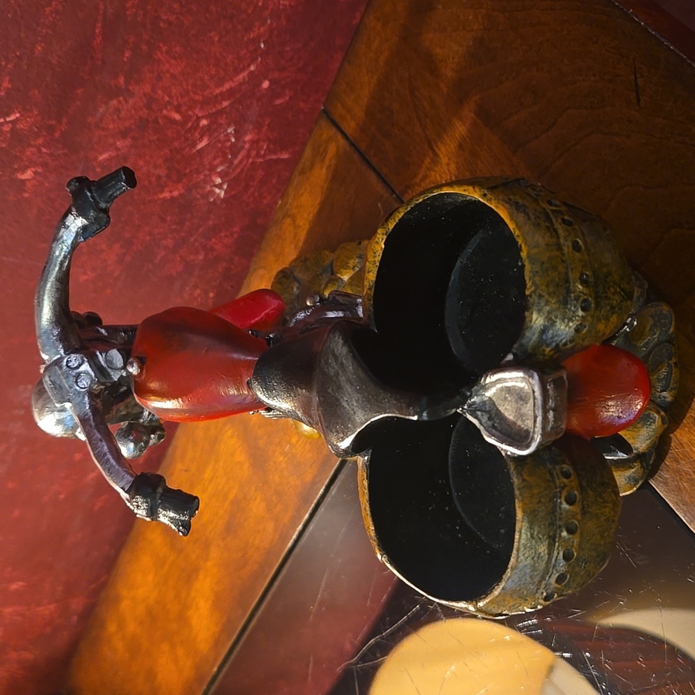 DWK Motorcycle Salt & Pepper Shaker Holder - Shakers Not Included - Picture 2 of 7